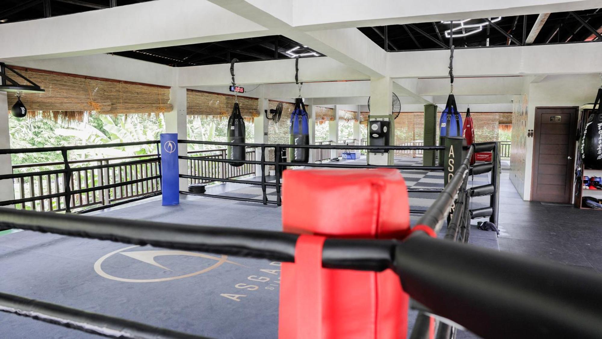 Asgard Resort & Mma Gym General Luna  Bagian luar foto